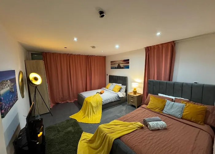 Spacious 2 Bedroom Flat In Tower Bridge! E1