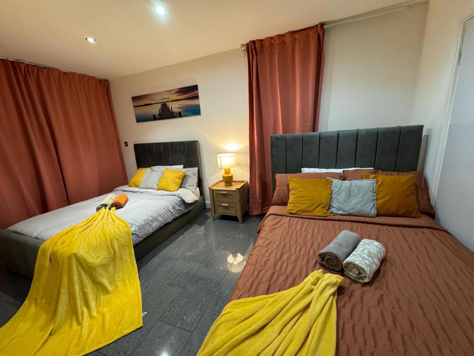 Spacious 2 Bedroom Flat In Tower Bridge! E1 Appartamento *