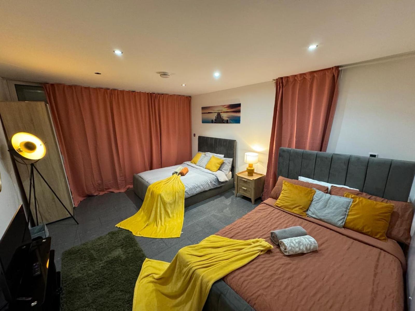 Appartamento Spacious 2 Bedroom Flat In Tower Bridge! E1