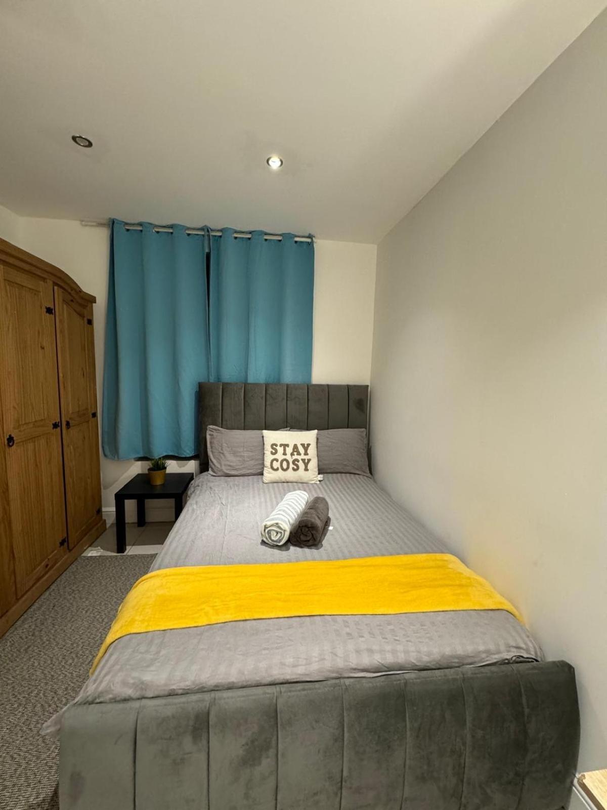 Appartamento Spacious 2 Bedroom Flat In Tower Bridge! E1 Londra